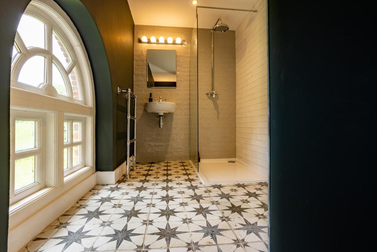Eastwood Observatory: 12 Bedrooms, Swimming Pool And Tennis Court Hailsham Eksteriør billede