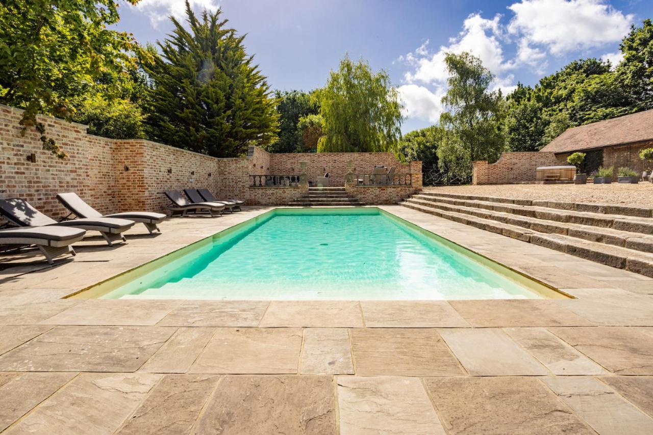 Eastwood Observatory: 12 Bedrooms, Swimming Pool And Tennis Court Hailsham Eksteriør billede