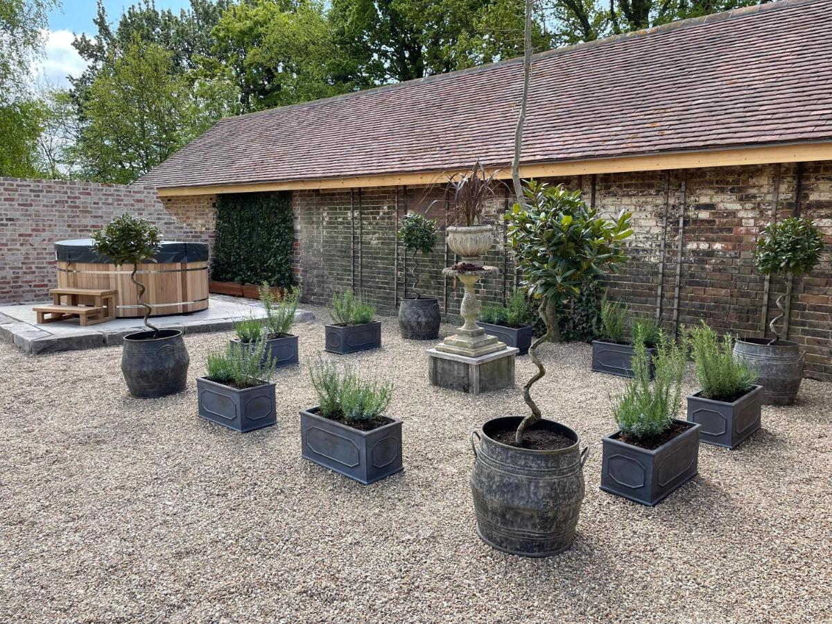 Eastwood Observatory: 12 Bedrooms, Swimming Pool And Tennis Court Hailsham Eksteriør billede