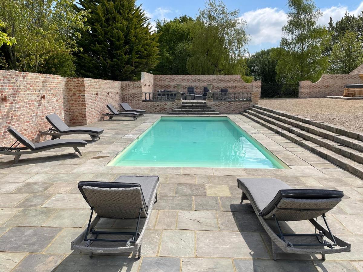 Eastwood Observatory: 12 Bedrooms, Swimming Pool And Tennis Court Hailsham Eksteriør billede